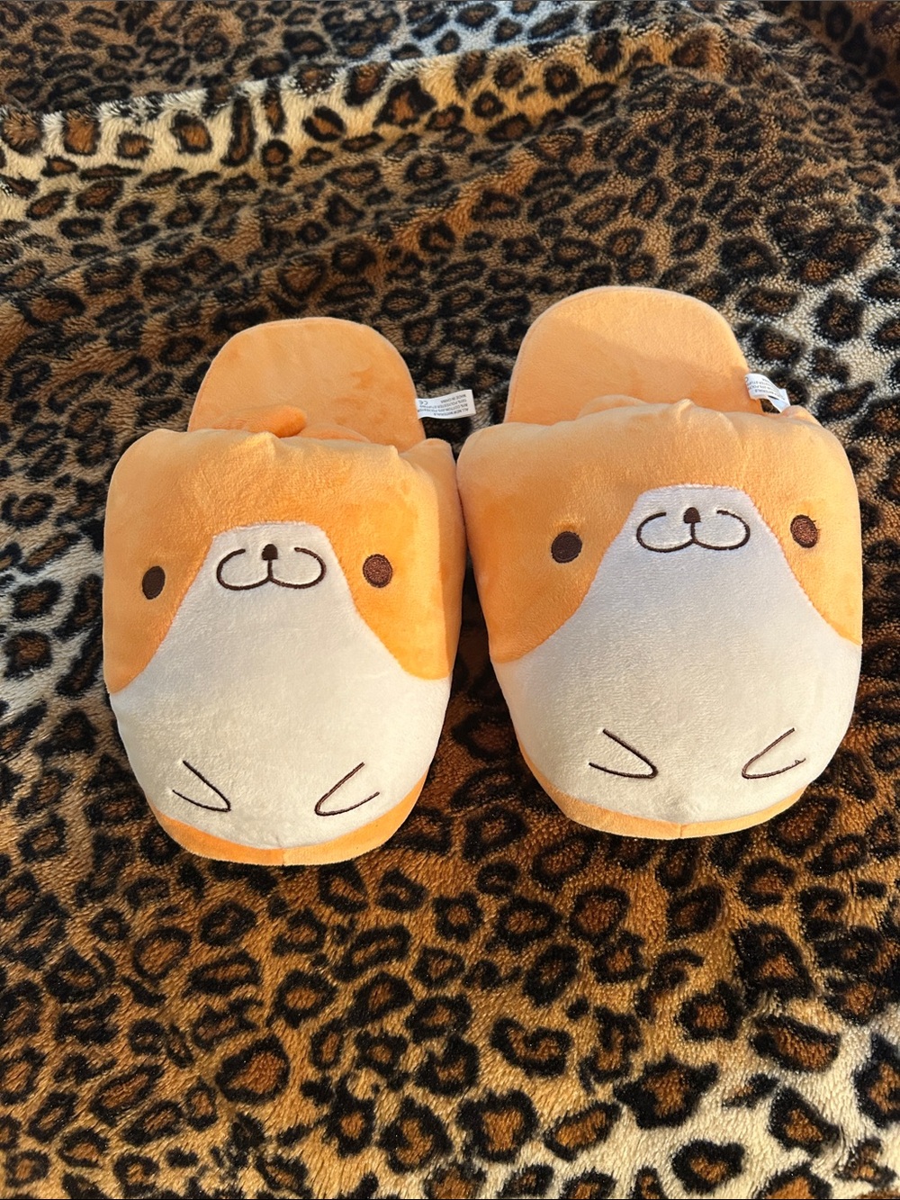 Plush Orange and White Dog Slippers - Cozy Pet-Themed Indoor Shoes